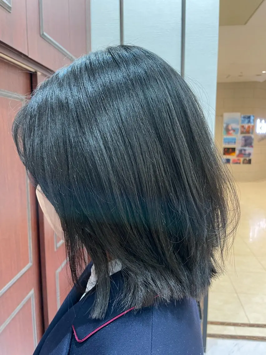 ミディアム ボブレイヤー ミディアムレイヤー ボブ レイヤーカット 岩崎 唯人のヘアスタイル