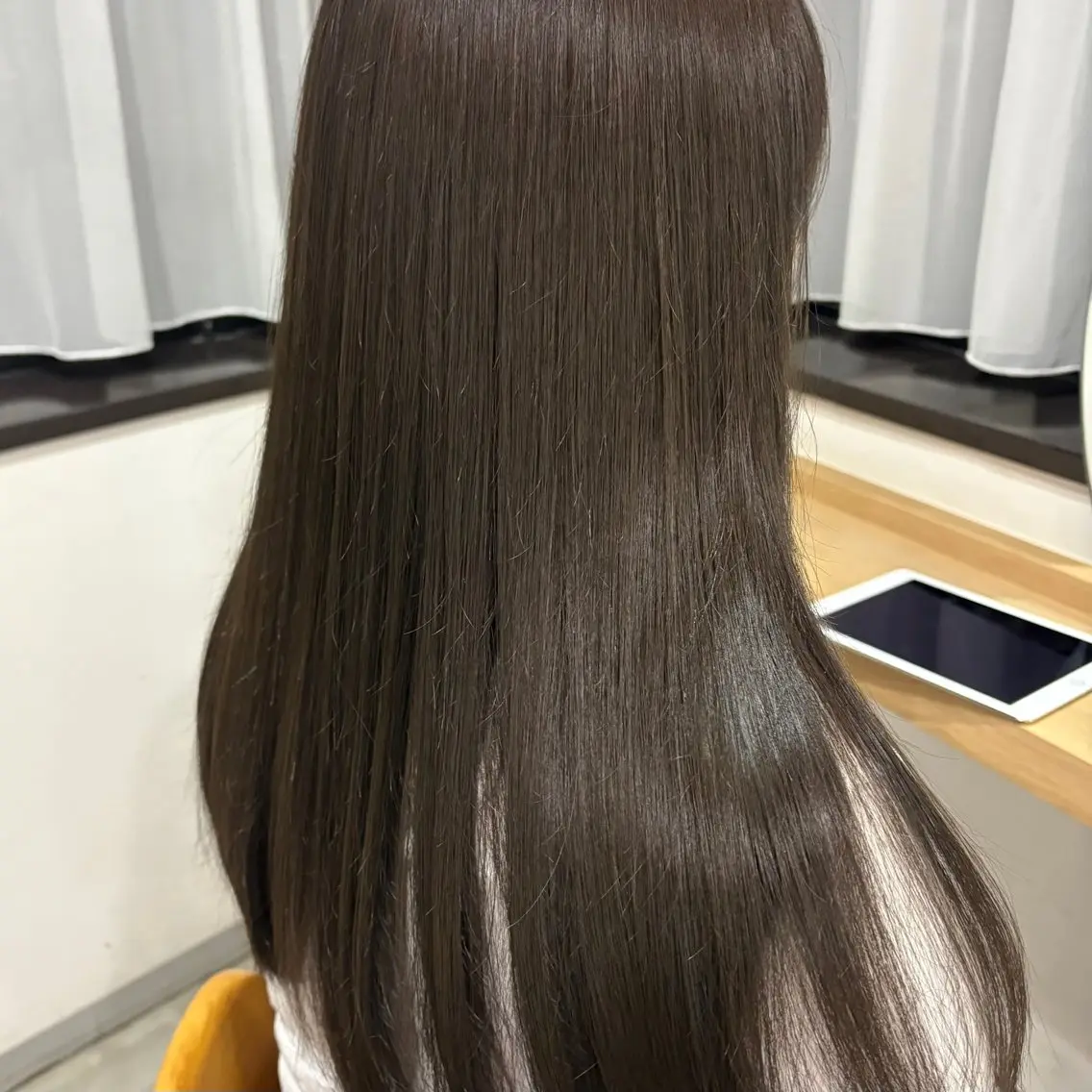 ロング カラー グレージュ オリーブグレージュ オリーブグレー 女性艶髪マンツーマン YUKIのヘアスタイル