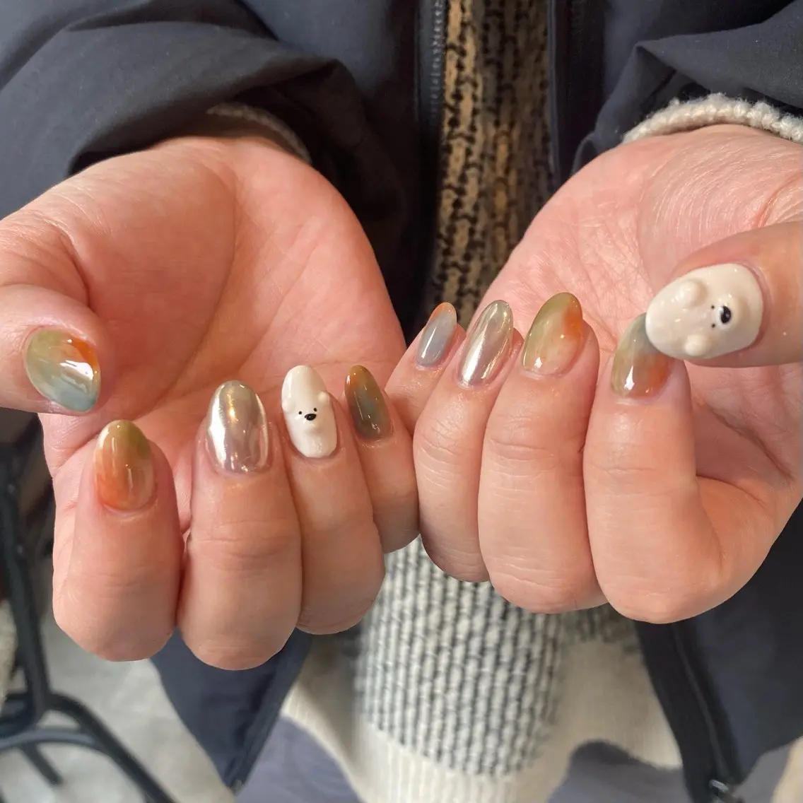 ネイル ミラーネイル ハンドネイル shio ♡ 22日空きありのネイルデザイン