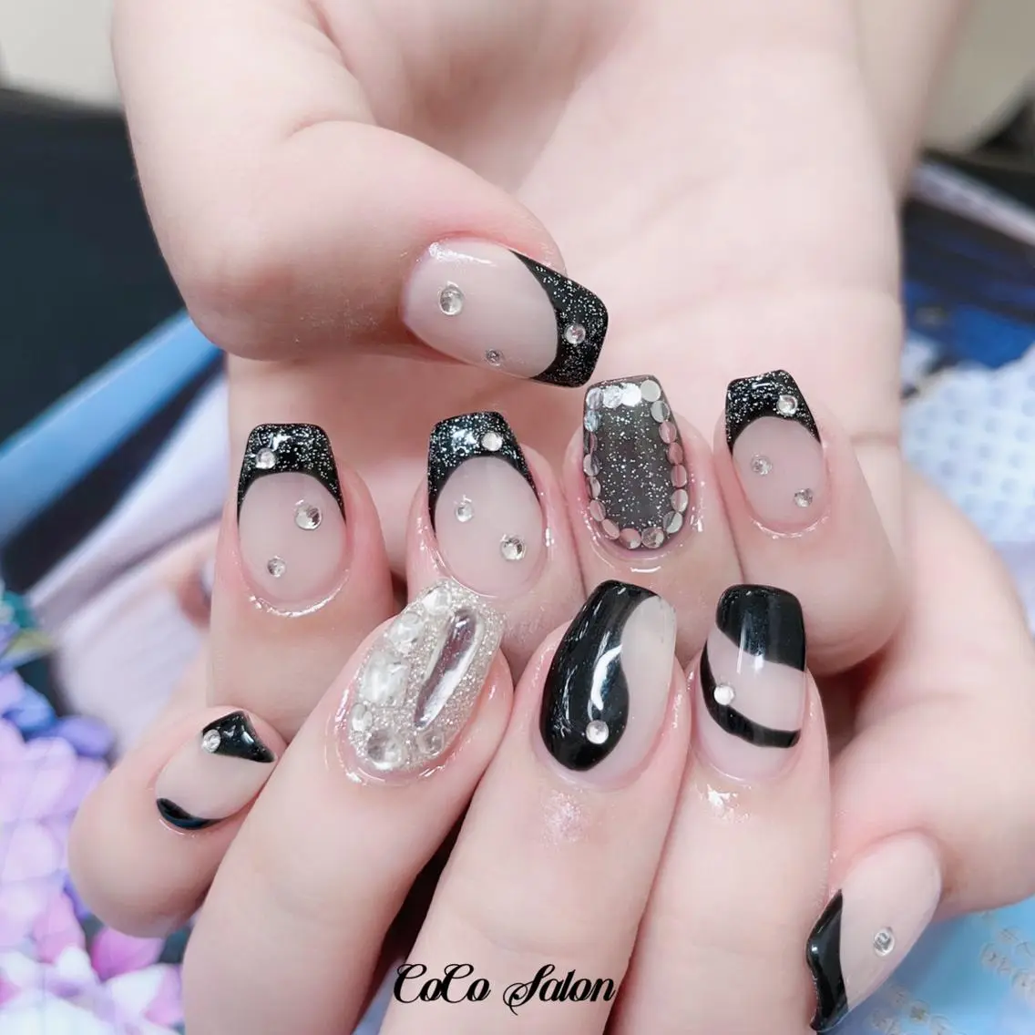 ネイル 長さ出し フレンチネイル ジェルネイル ホログラムネイル キラキラネイル ハンドネイル CoCoSalon ネイル/まつ毛予約のネイルデザイン