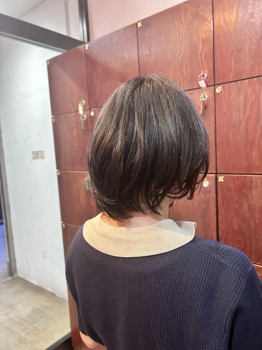 ミディアム 津田 花望のヘアスタイル