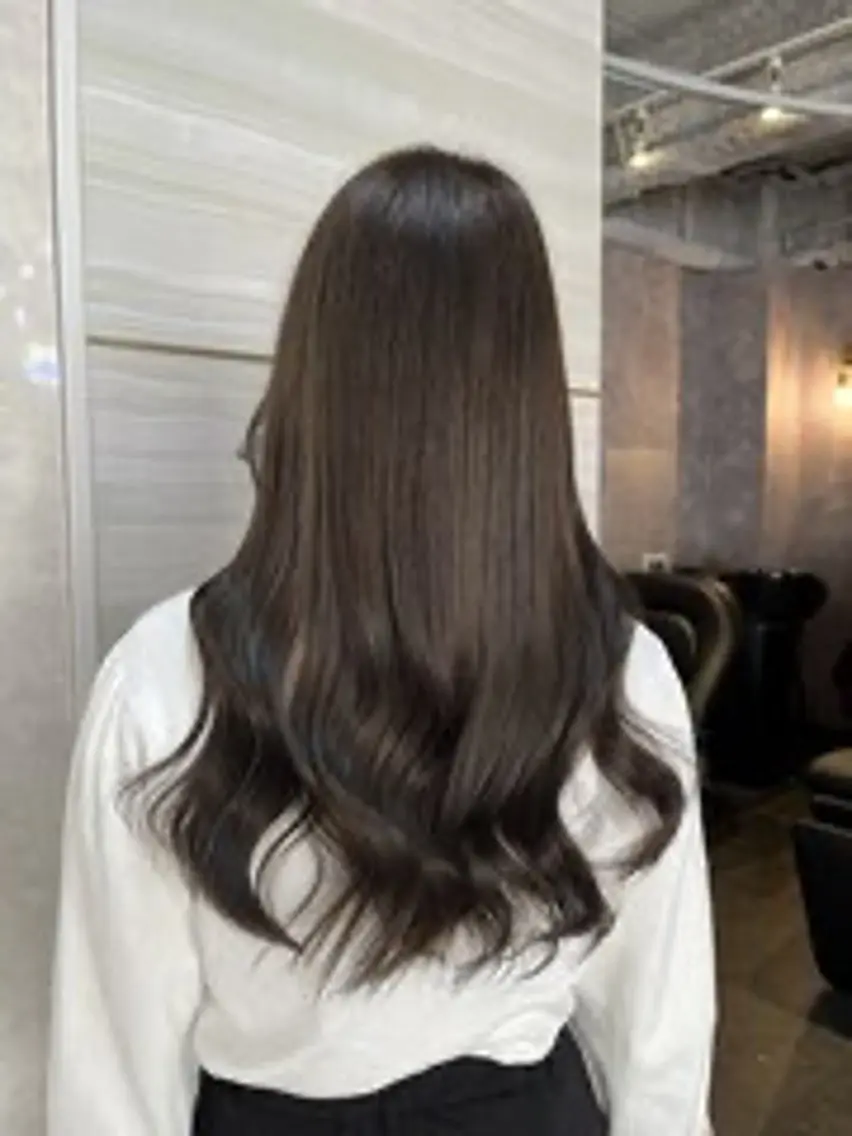 ロング カラー elu あやね💜 🫧カラー・縮毛矯正のヘアスタイル