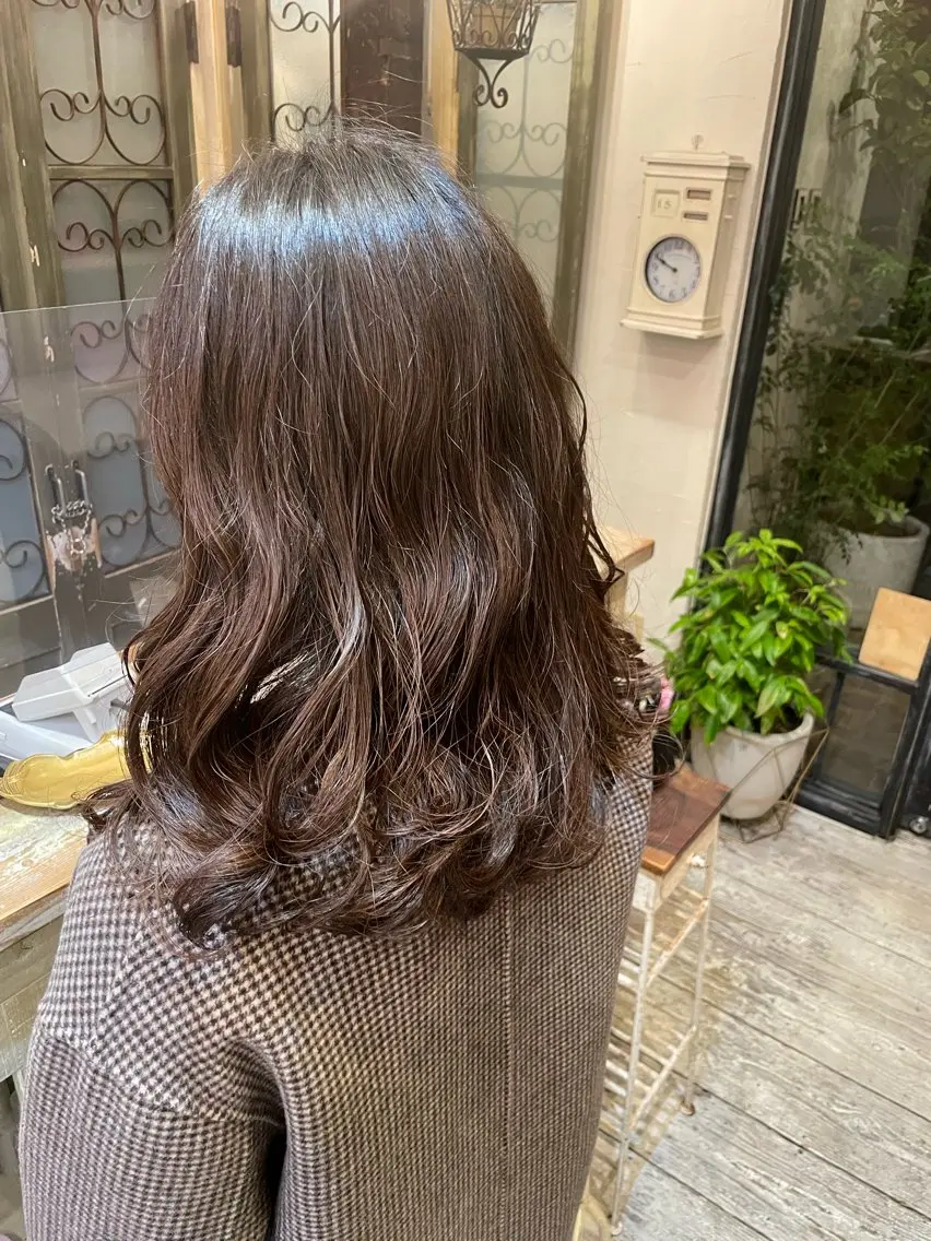 パーマ 小山　綾奈 ロングカットのヘアスタイル