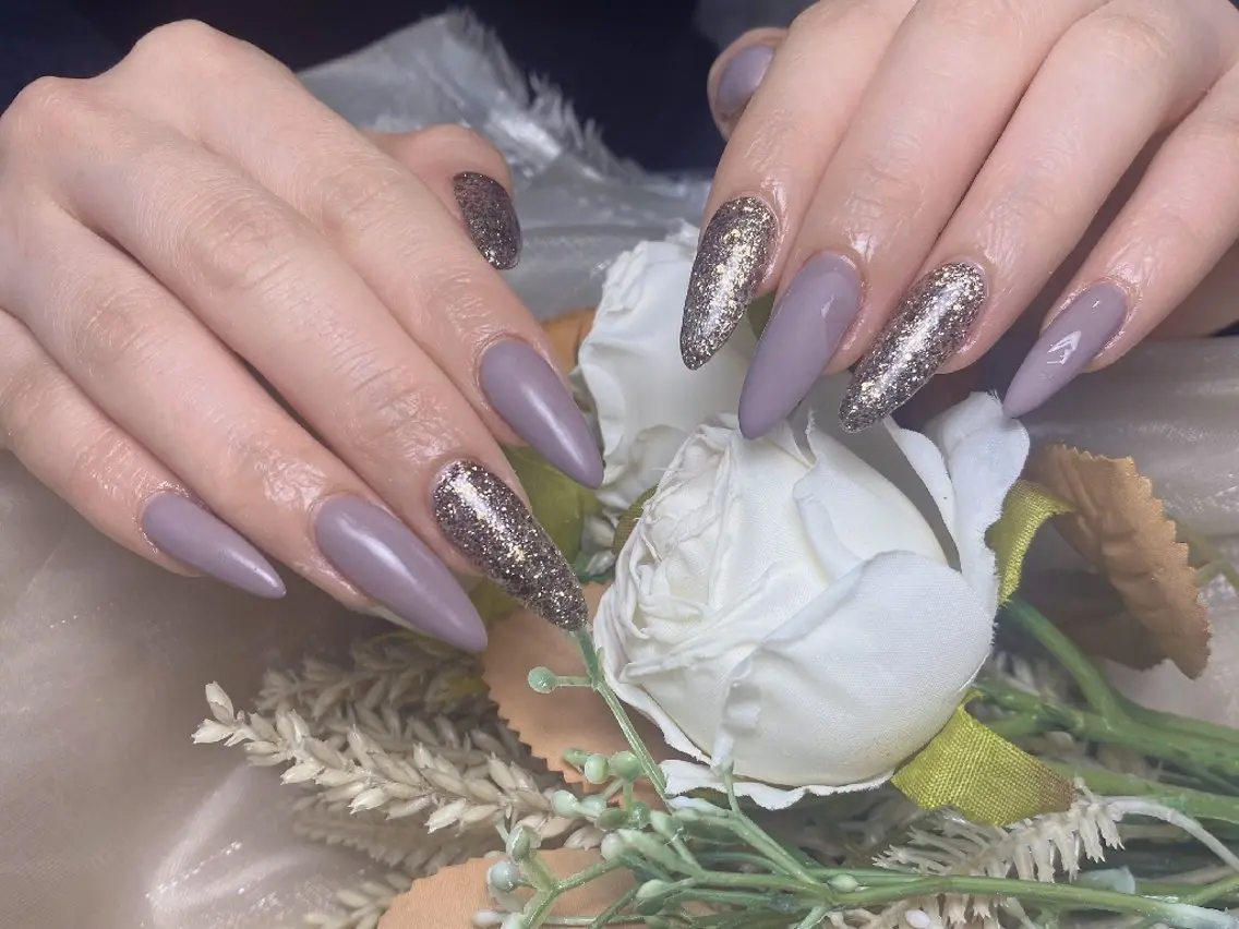 ネイル アートネイル フラワーネイル フットネイル ジェルネイル キラキラネイル ハンドネイル UM Nail Salonのネイルデザイン