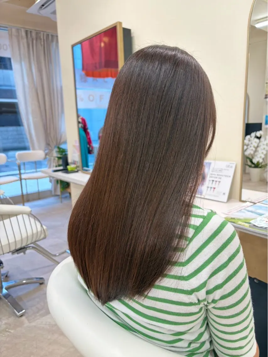 セミロング トリートメント カット ヘアカラー トリートメント stella KOKONEのヘアスタイル