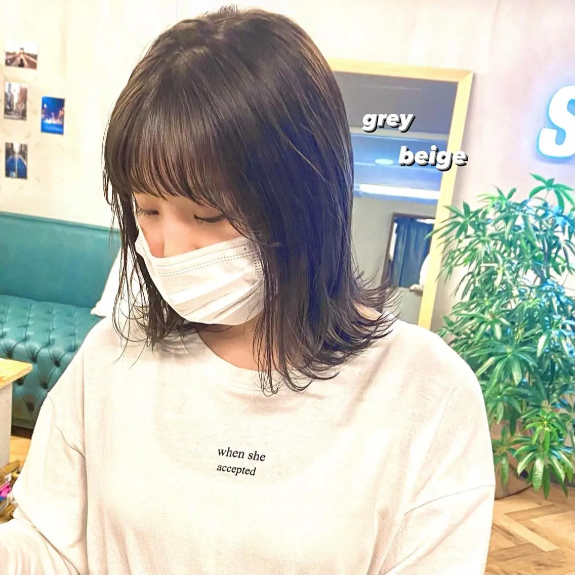ミディアム カラー パーマ ヘアアレンジ メンズ キッズ ネイル マツエク・マツパ ベージュカラー サイドバング 赤色 前川 朋香のヘアスタイル