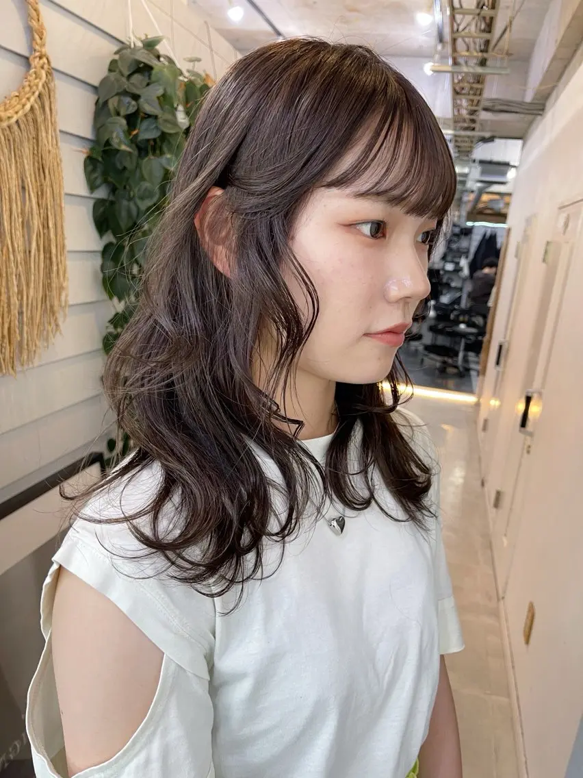 ミディアム レイヤーカット カット トリートメント AiM 大名　似合わせカットのヘアスタイル