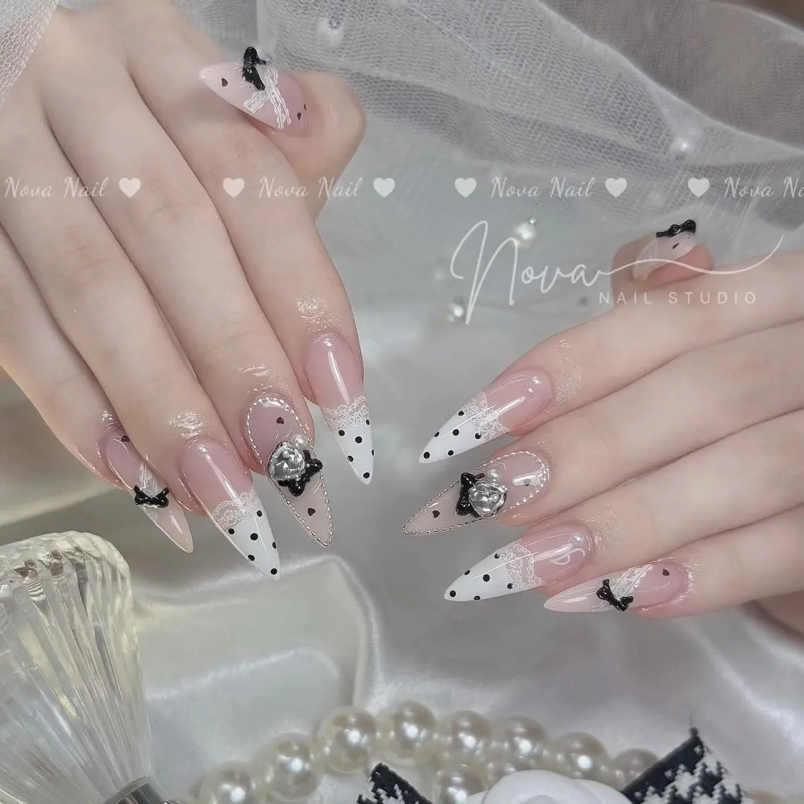 ネイル ジェルネイル キラキラネイル 韓国ネイル 持ち込み スカルプネイル ハンドネイル ハンドケア Nova Nail Salonのネイルデザイン