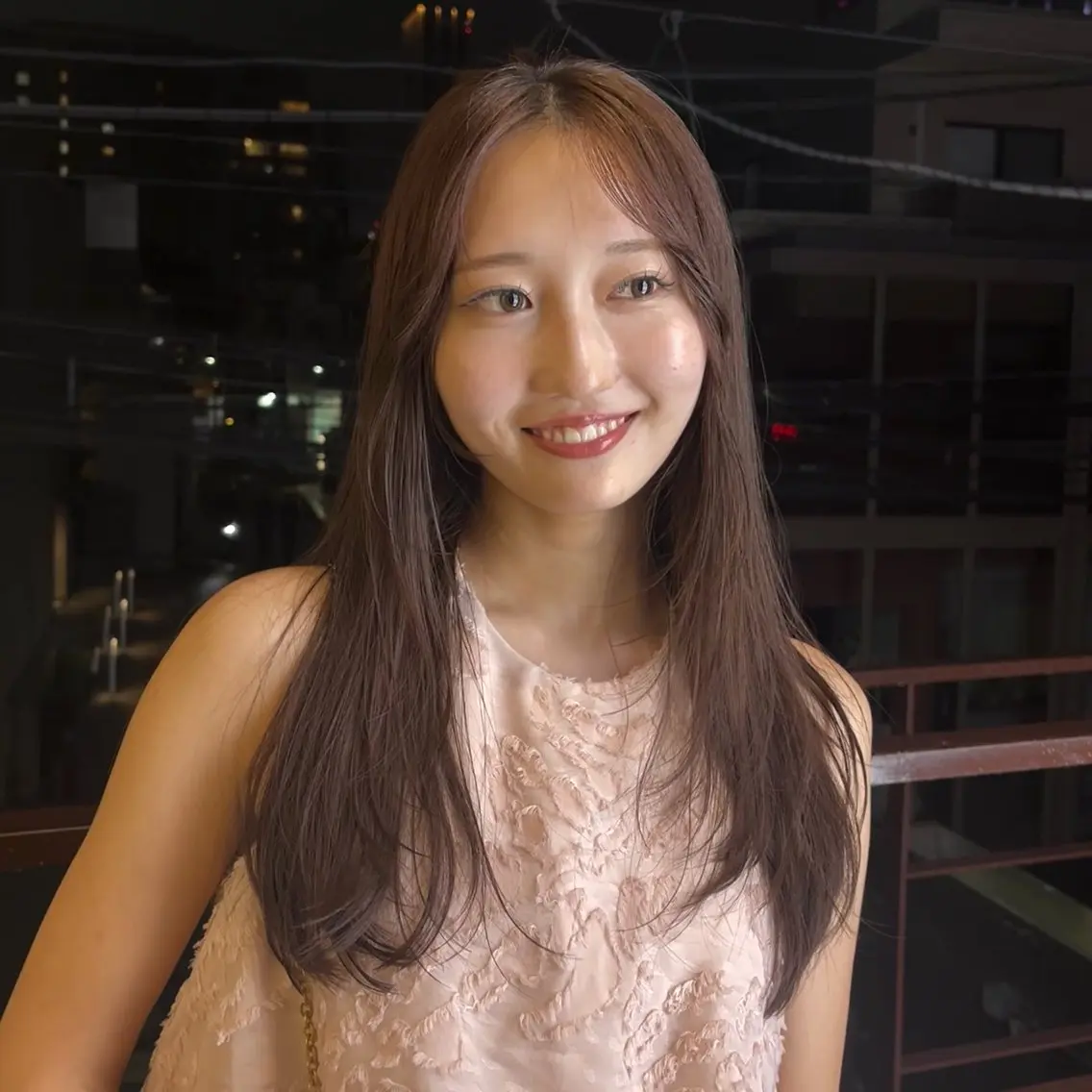 ロング 津上 恵美のヘアスタイル