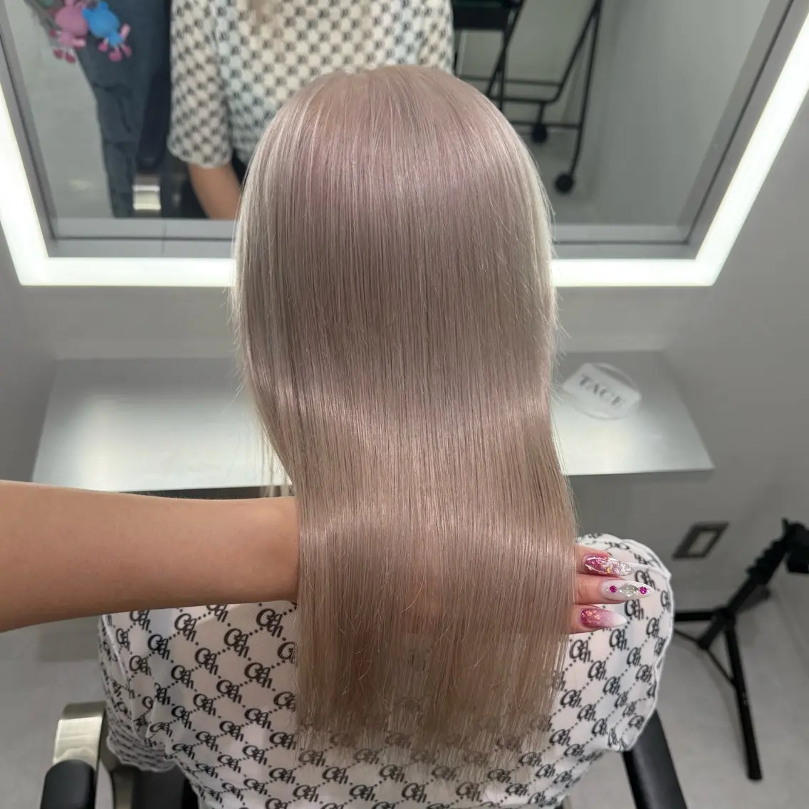 ミディアム tace新宿 めいのヘアスタイル