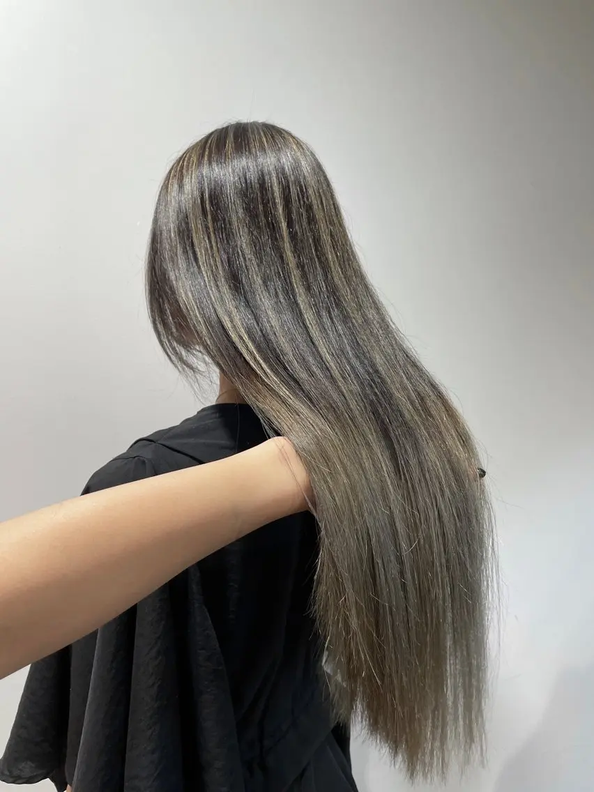 ロング カラー バレイヤージュ ブリーチ レイヤーカット 韓国風カラー🤎 𝒄𝒉𝒊𝒌𝒂のヘアスタイル
