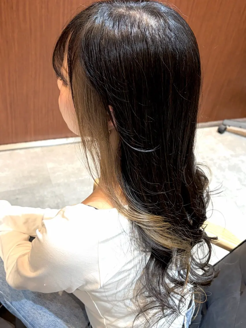 ＜チラ見せが可愛い＞インナーカラーの写真