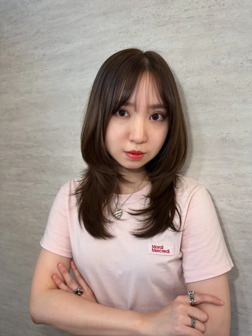 セミロング カラー ヘアアレンジ カット ヘアカラー トリートメント 韓国レイヤーカット/ 儚げカラーチナツのヘアスタイル
