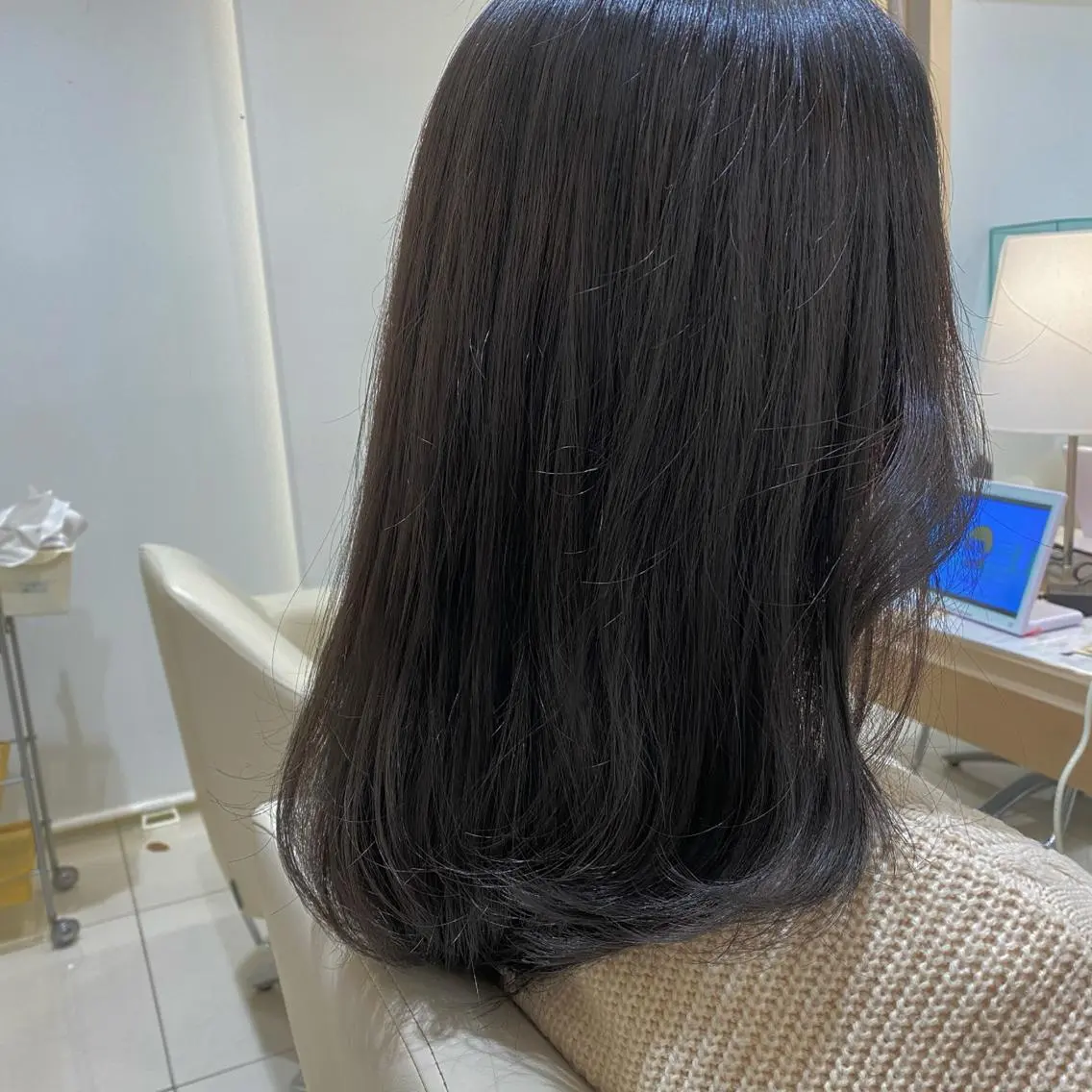 ミディアム カラー アッシュ 透明感カラー ダークアッシュ カぺリベラ 寝屋川店のヘアスタイル