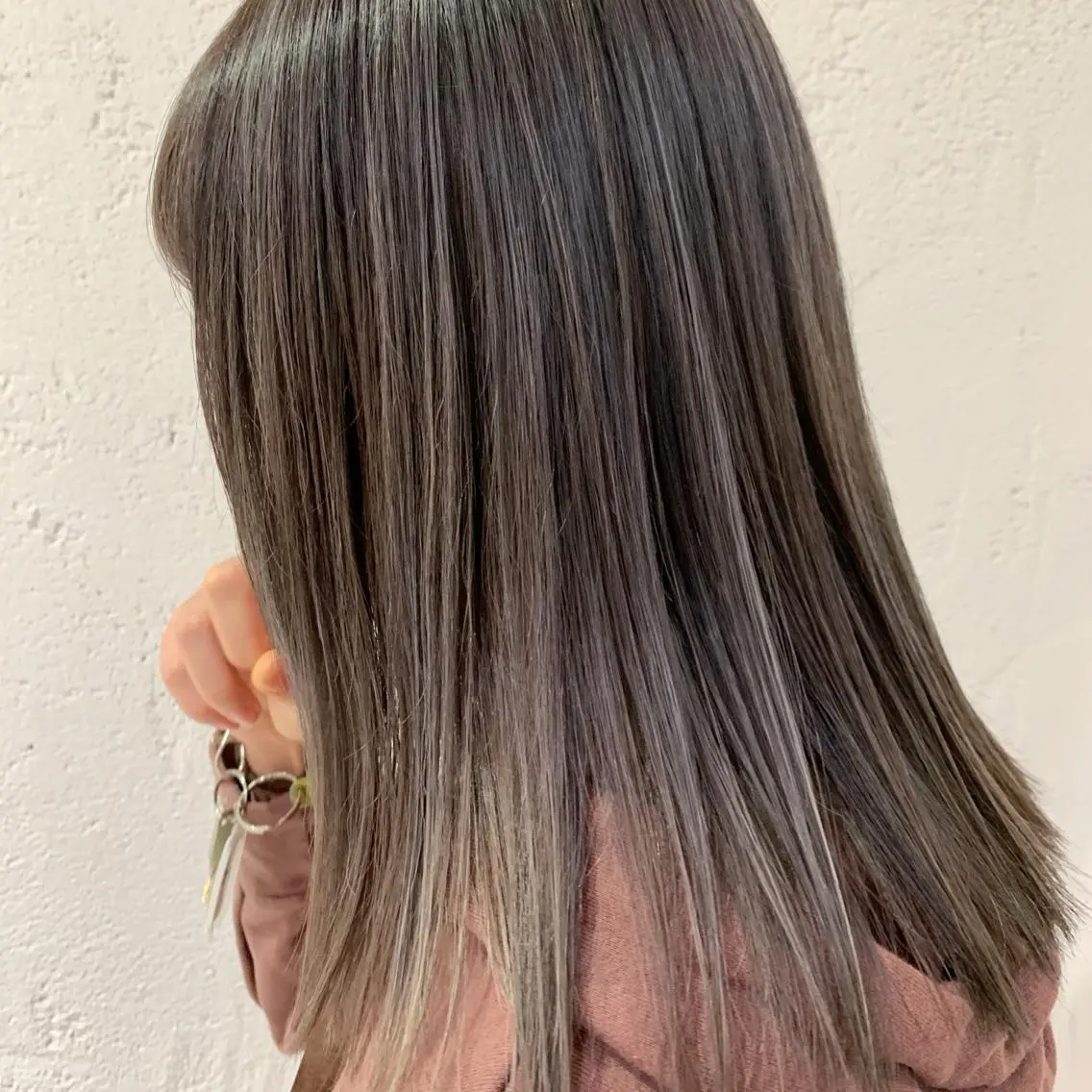セミロング カラー ヘアアレンジ ハイライトカラー ハイライト 🫧透明感カラー/ ボブ/小笠原汐海🪽のヘアスタイル