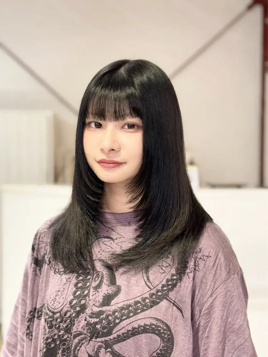 セミロング カラー レイヤーカット 高野 優菜のヘアスタイル