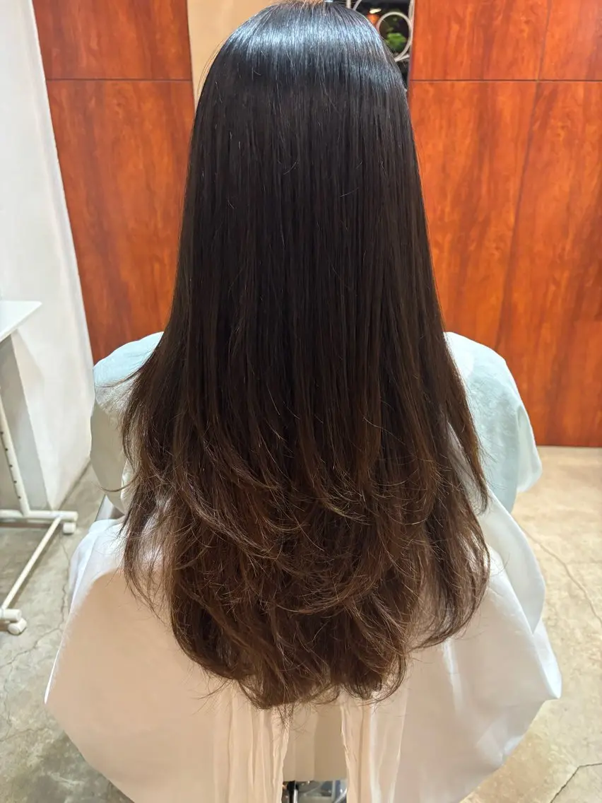 ロング ハイレイヤー レイヤーカット 縮毛矯正 イナイ ハルカのヘアスタイル