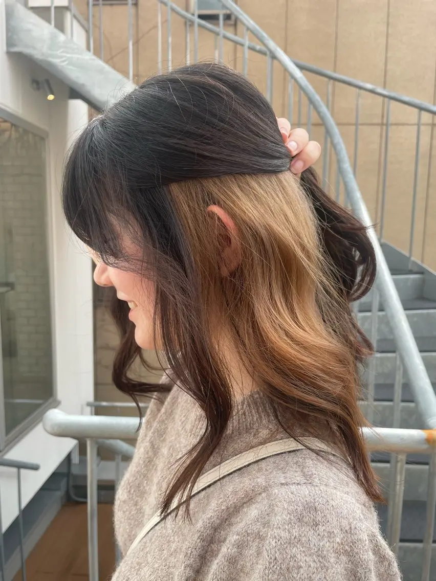 セミロング カラー 松井 悠希のヘアスタイル