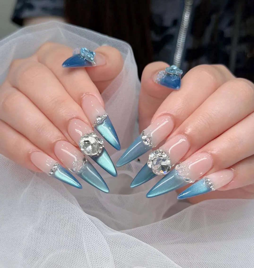 ネイル ブルー ドット フラワーネイル ジェルネイル グラデーション NAILS168 池袋西口駅前店のネイルデザイン