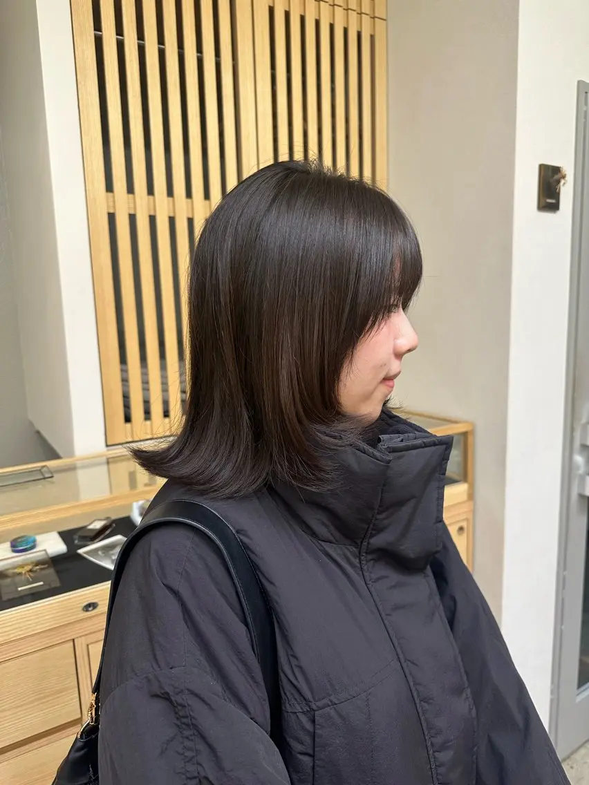 ミディアム 顔まわりレイヤー 顔周りカット レイヤーカット 艶髪/透明感カラー ヤマダモモカのヘアスタイル