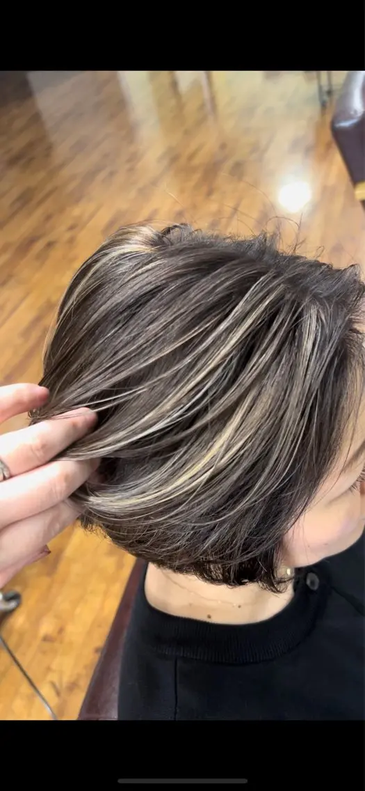 カラー 浦 加奈子のヘアスタイル
