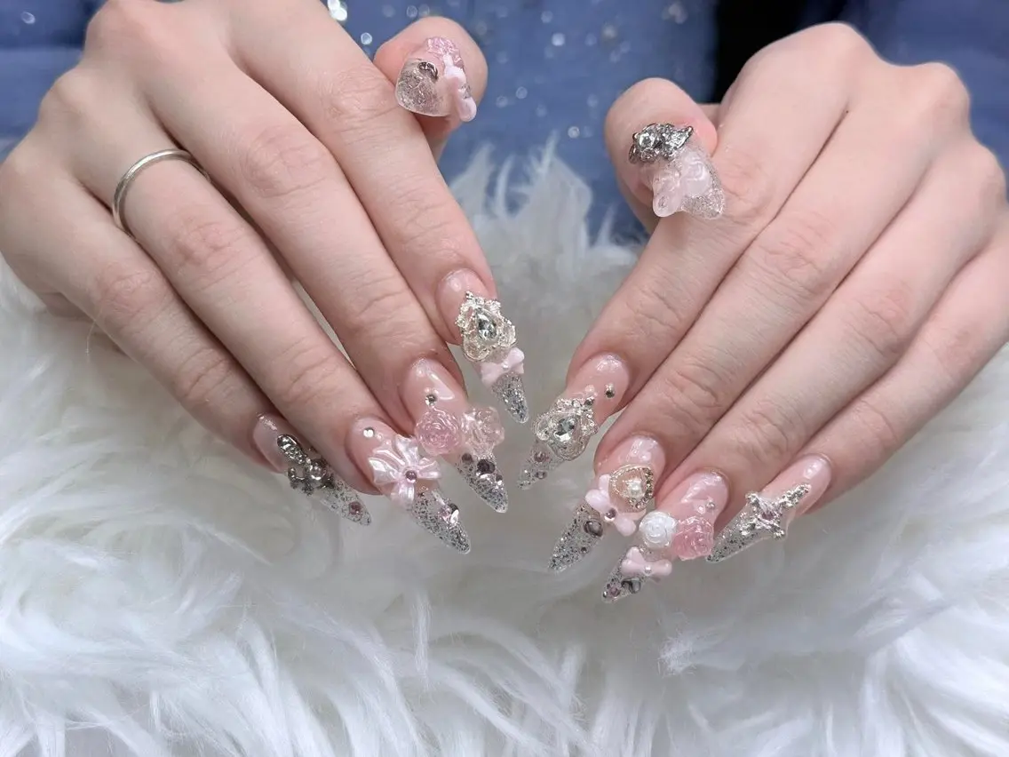 ネイル フレンチネイル グラデーション 韓国ネイル マグネットネイル ミラーネイル ハンドネイル ハンドケア Hara Nail 【持ち込みOK】のネイルデザイン