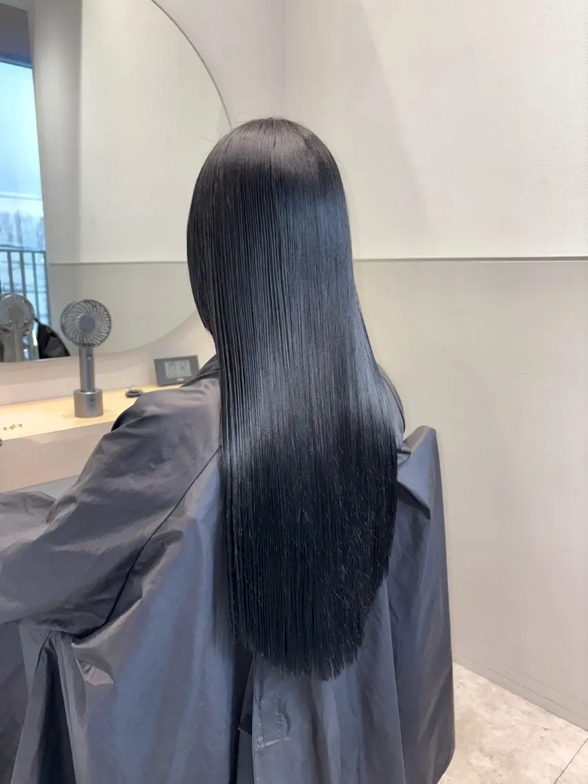 【湿気や汗で髪の癖が気になる方必見！】美髪髪質改善ストレートの写真