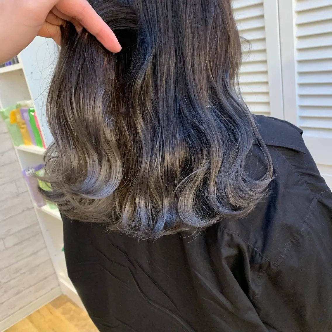 カラー グラデーションカラー 天野 利咲のヘアスタイル