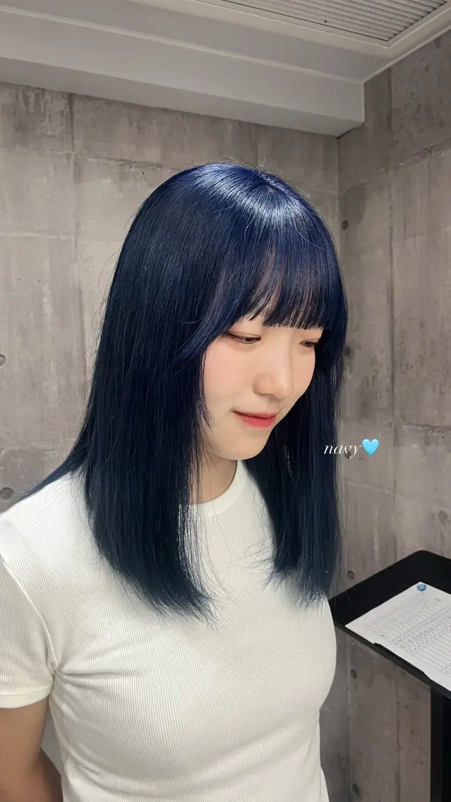 セミロング カラー ハイトーン/ゆるふわ 🧚𖥔ׁTOMO♡のヘアスタイル