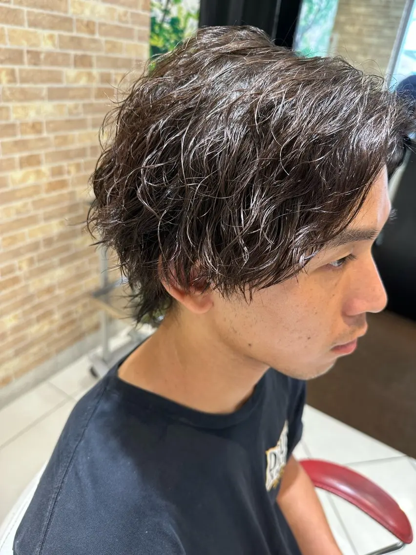 ショート パーマ メンズ メンズパーマ ツイストスパイラルパーマ 波巻きパーマ スパイラルパーマ 💈メンズ特化 美容師サキ💈のヘアスタイル
