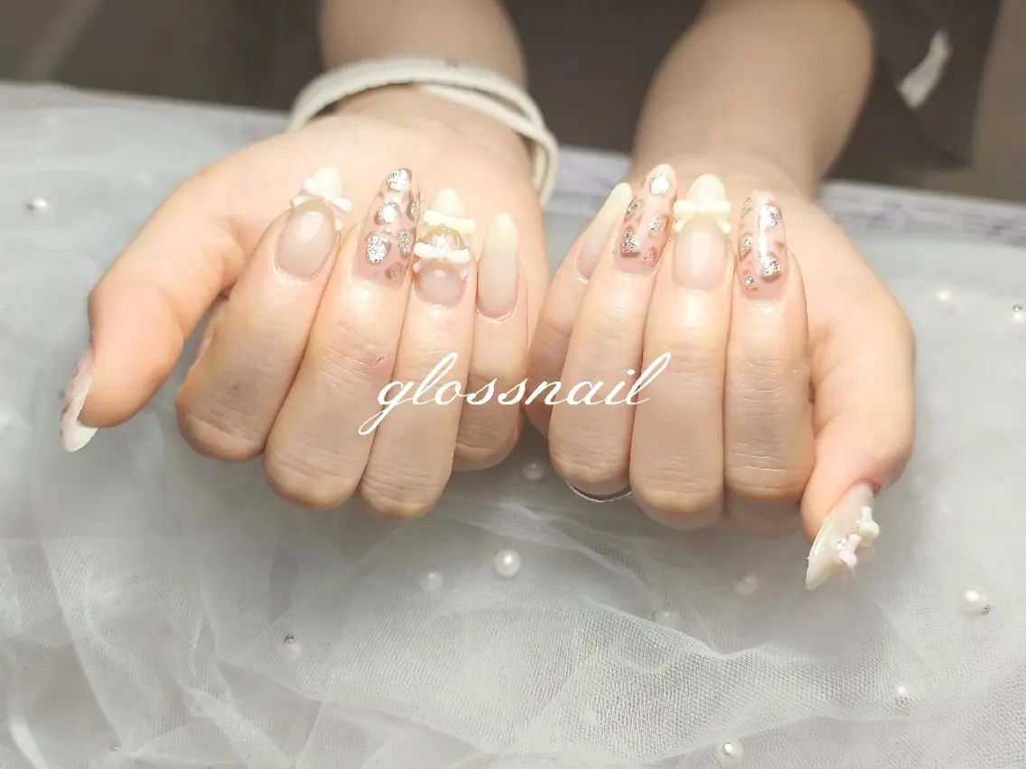 ネイル アヤカ☘️Gloss nailのネイルデザイン