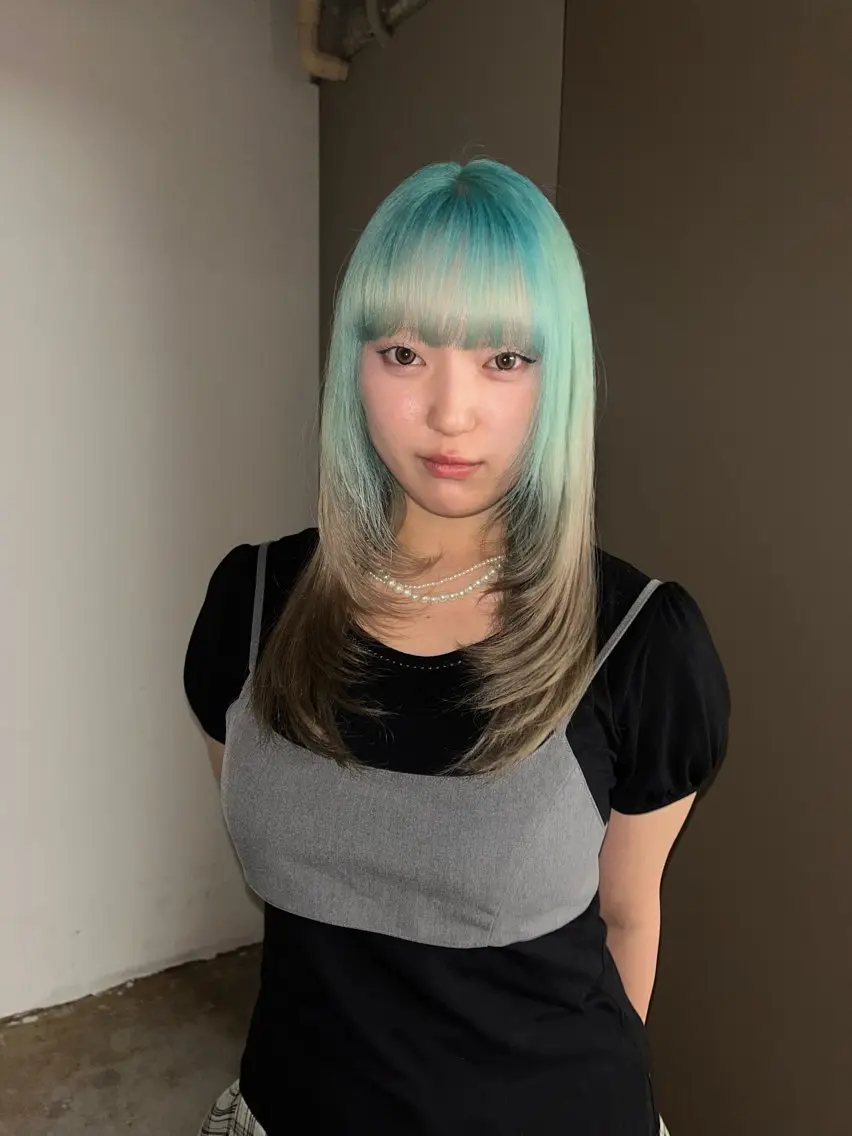 ロング ヘアカラー ブリーチモデル/ モカのヘアスタイル