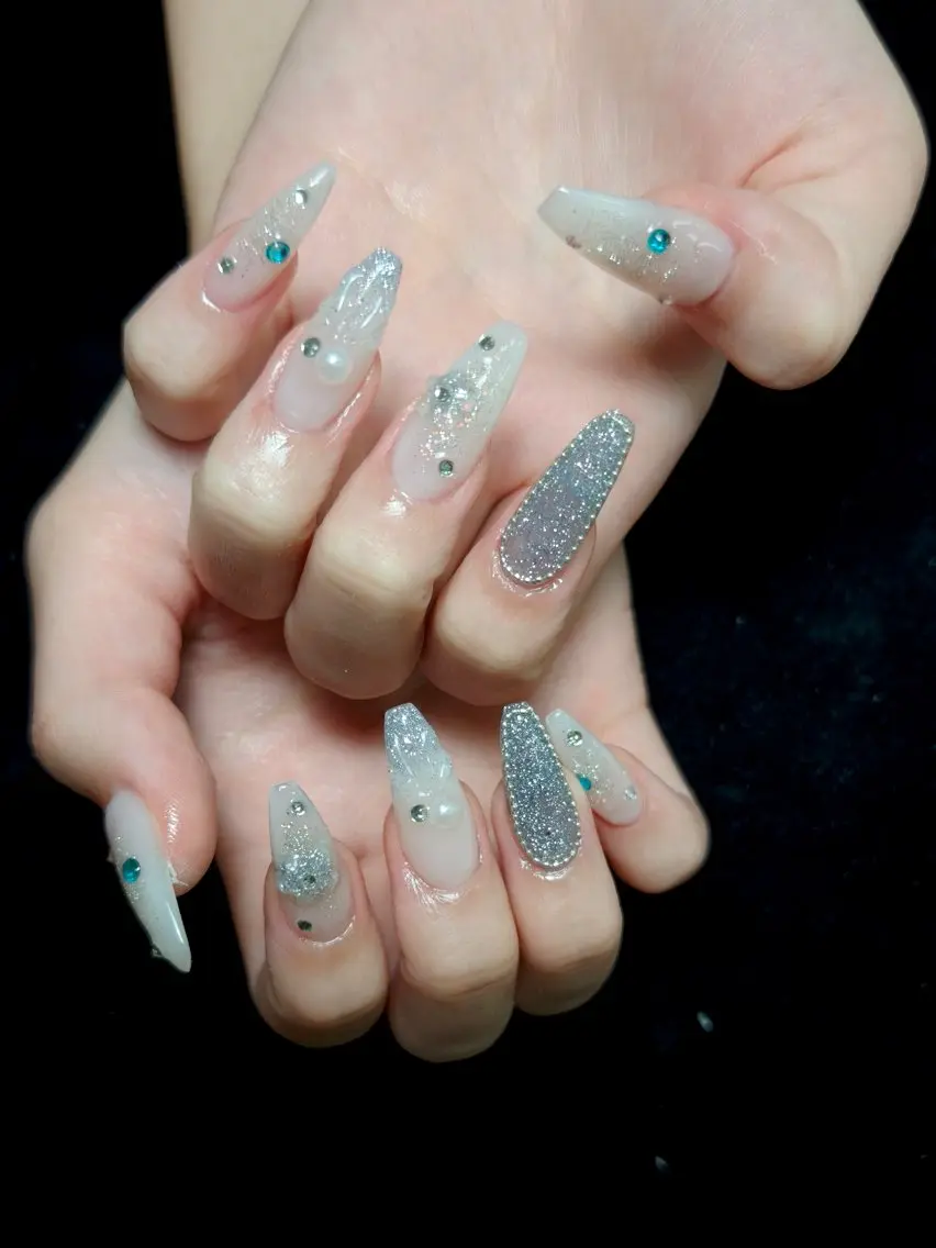 ネイル ハンドネイル ongles chicのネイルデザイン