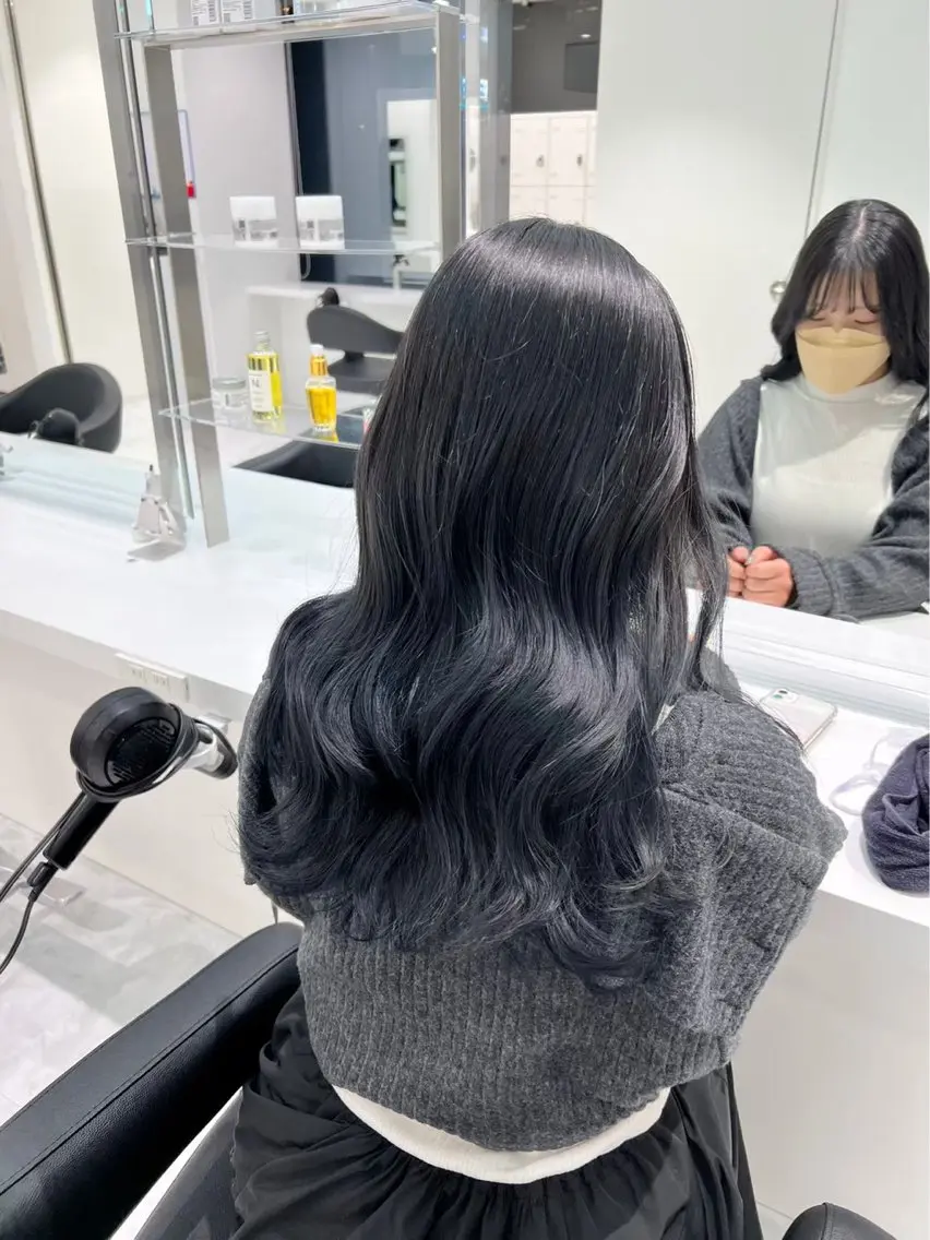 セミロング カラー 佐藤 笑瑠のヘアスタイル