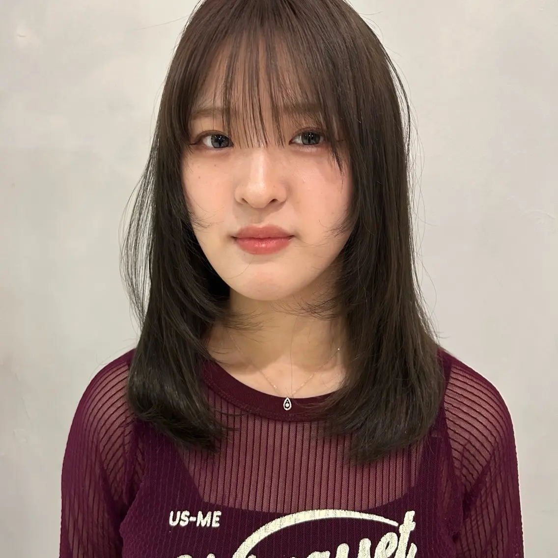 ミディアム カット ヘアカラー トリートメント 透け感カラー/顔周り レイヤー arisaのヘアスタイル