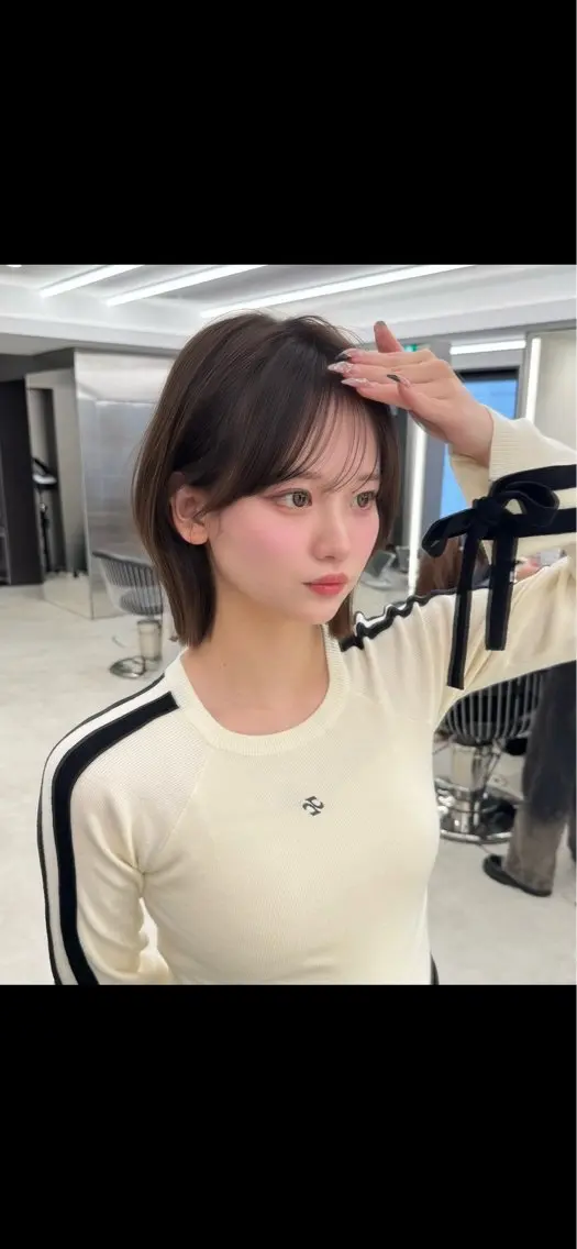 ミディアム カラー ボブ🩵 ハイトーン🩵風愛のヘアスタイル