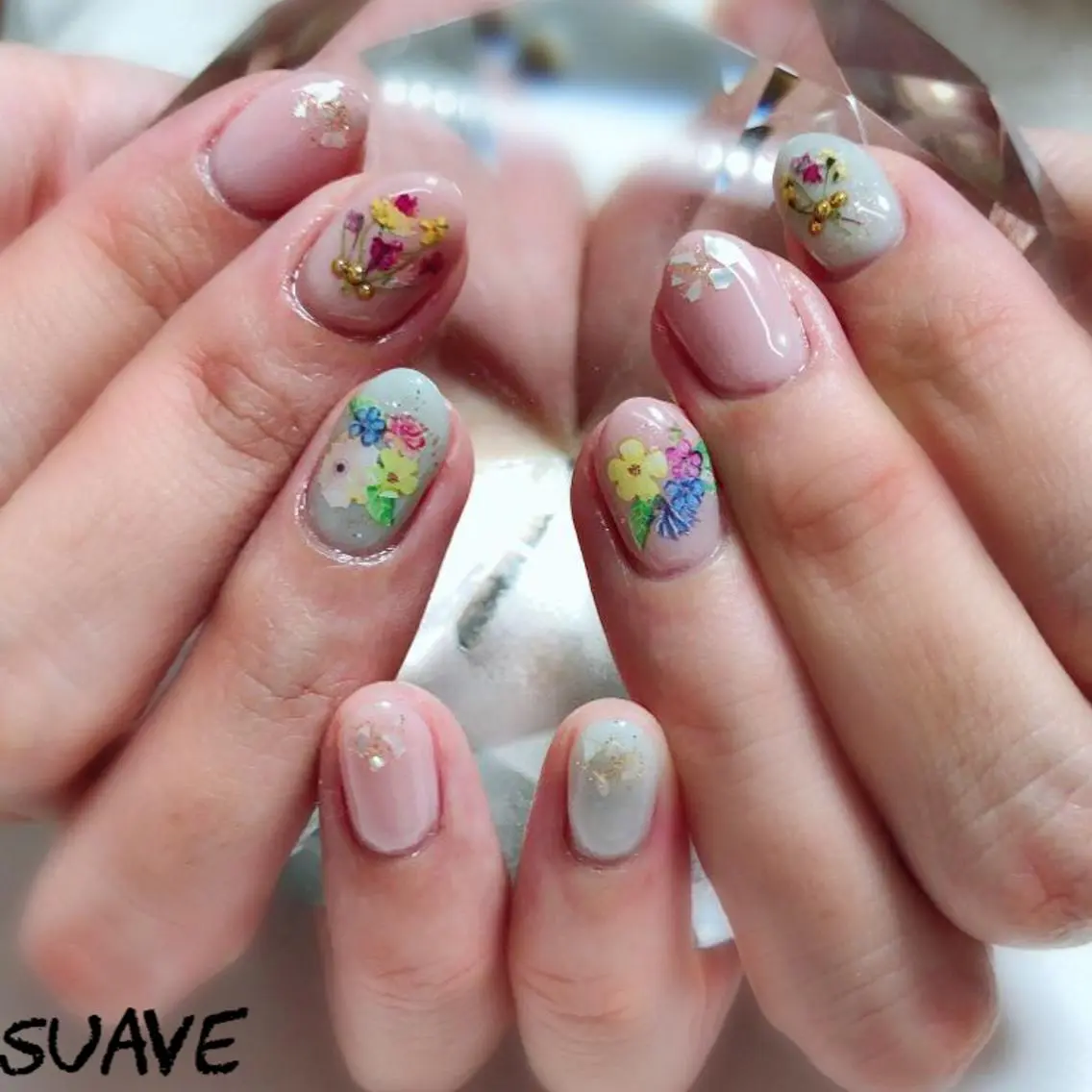 ネイル フラワーネイル ジェルネイル ラメ(グリッター) ブライダルネイル Nail Suave (シュアーヴ)のネイルデザイン
