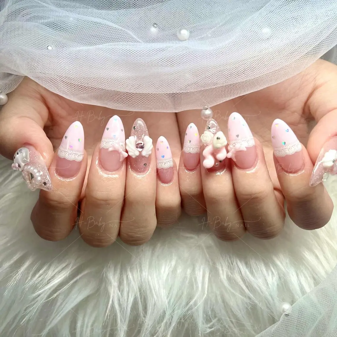ネイル フレンチネイル ジェルネイル ガラスフレンチ ハロウィン ハート H.baby Nail Salonのネイルデザイン