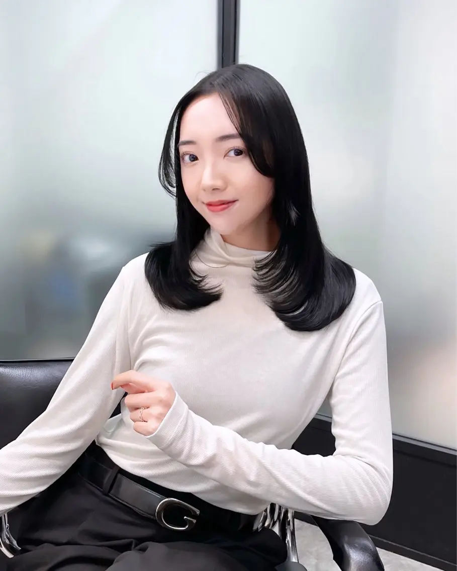 ロング 韓国風ヘア レイヤーカット 韓国レイヤーカット 髪質改善▫️水野有真のヘアスタイル