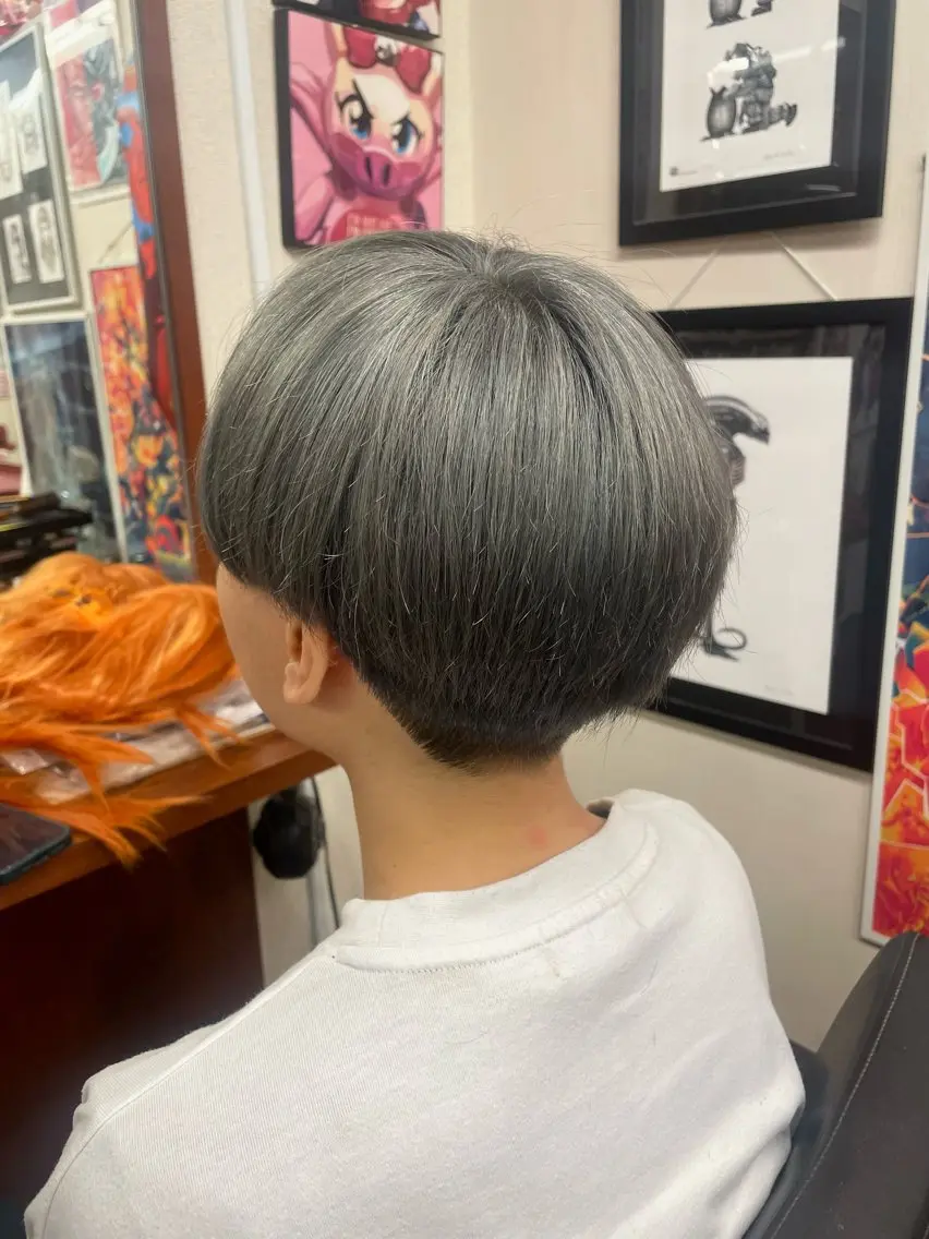 カラー 侑🌈特価 映える店内でカット✨のヘアスタイル