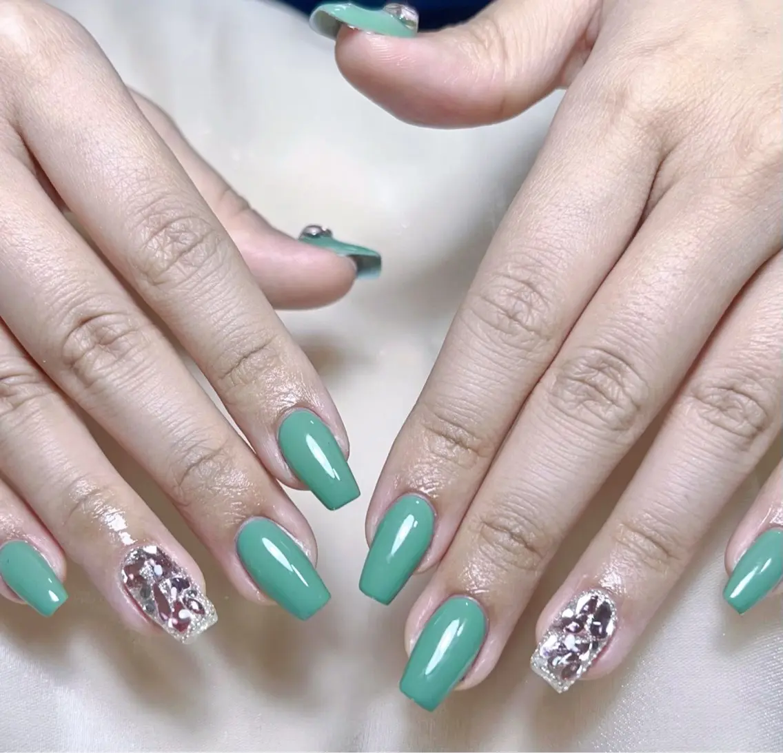 メンズ ネイル メンズ韓国風 アートネイル オーロラネイル ガーリー キラキラネイル ハンドネイル Nail salon 木にいるのネイルデザイン