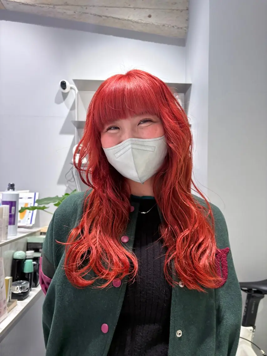 セミロング カラー オレンジ オレンジレッド レッドカラー カット ヘアカラー トリートメント 菜々🦖新宿 men's特化のヘアスタイル