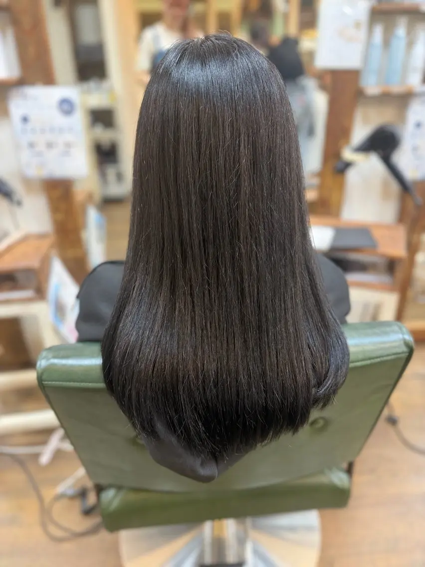 ロング ヘアカラー 岡井谷🐰 透明感カラー✨️のヘアスタイル