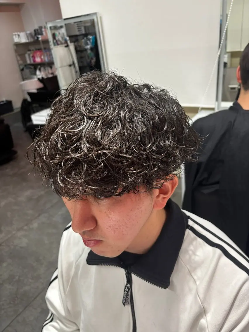パーマ メンズ カット パーマ メンズ特化✨️ 韓国風パーマ🔥一八のヘアスタイル