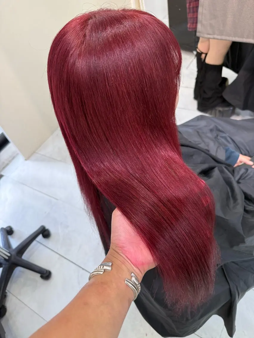 ロング カラー ブリーチ ボルドーカラー ケアブリーチ 透明感カラー ダブルカラー ヘアカラー Lima/ハイトー ン/ブリーチ/心斎橋のヘアスタイル