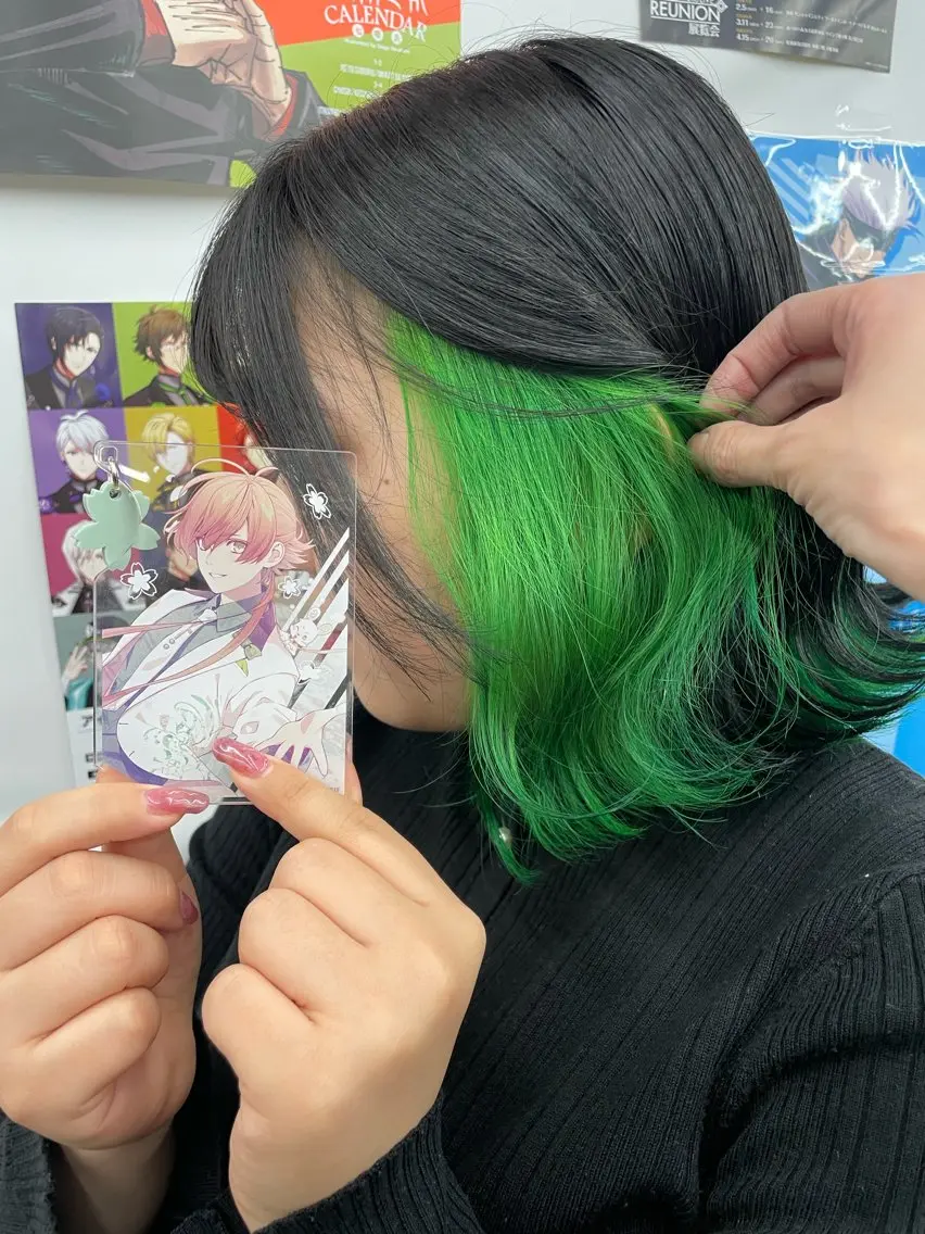 ロング カラー カット ヘアカラー インナーカラー 推し ブリーチ  髪質改善のヘアスタイル