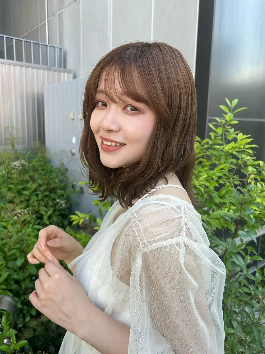 カラー ベージュカラー 💟艶カラー・トリー トメント/リサ🤍のヘアスタイル