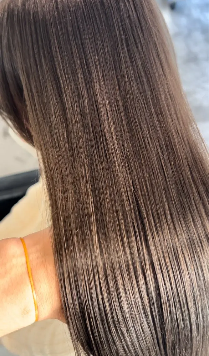 カラー ブリーチ ダブルカラー グレージュ ブリーチなしカラー オリーブグレージュ 二宮 陽太のヘアスタイル