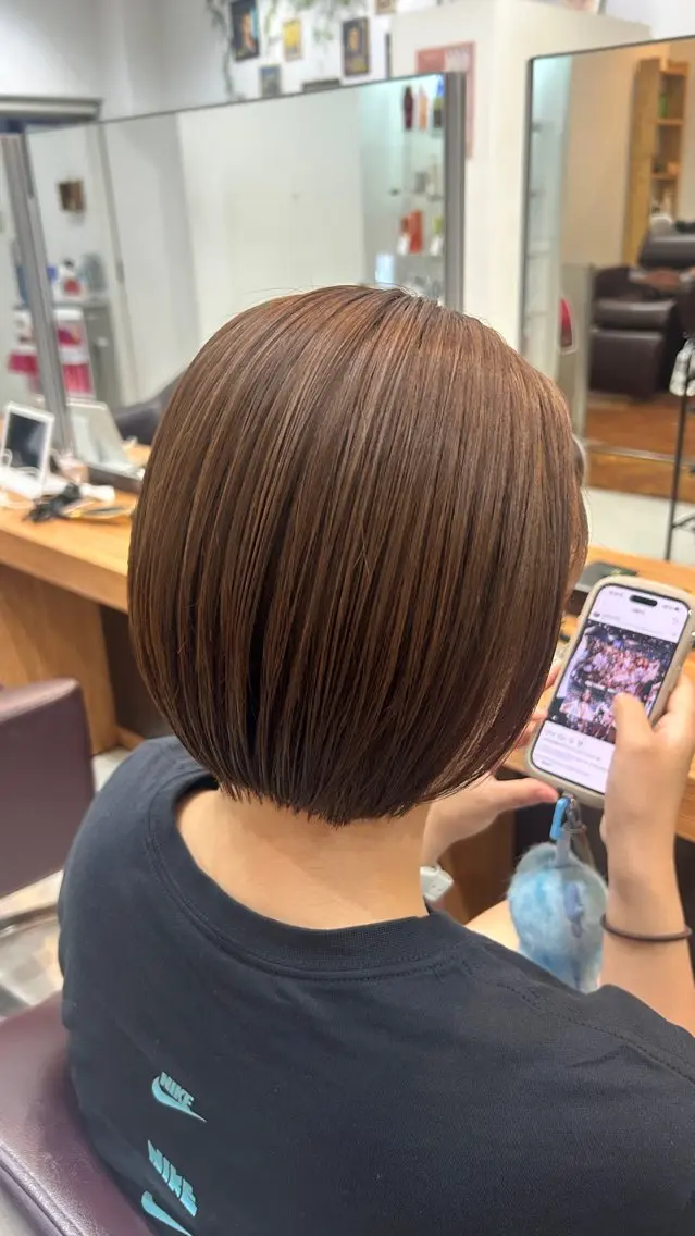 ショート カラー 保科 椎奈のヘアスタイル