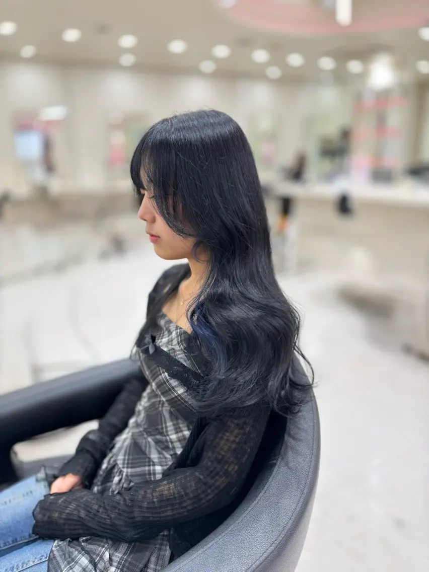 ロング 髪質改善 韓国風ヘア レイヤーカット 似合わせカット カット ヘアカラー トリートメント 縮毛矯正× ブルーブラック/池袋のヘアスタイル